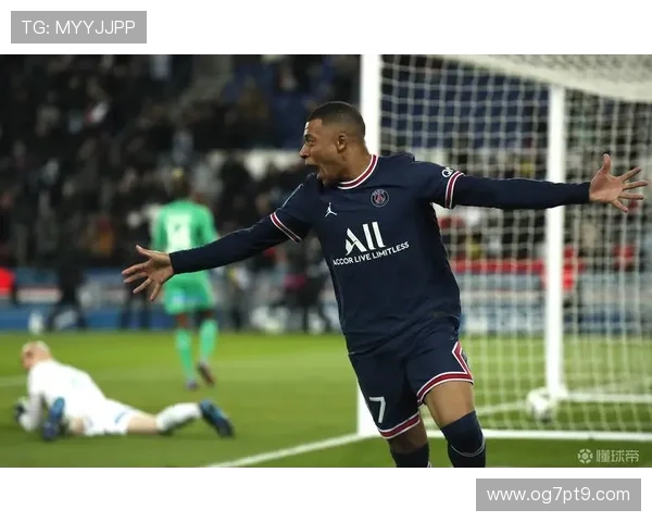 你认为姆巴佩在这支拥有豪华攻击群的皇马应该踢什么位置呢？