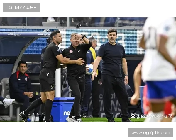 加拿大超级联赛首次VAR挑战失败 主帅未能翻盘